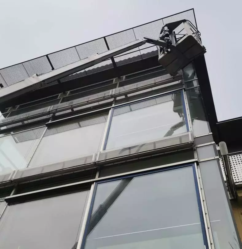 Glasreinigung eines Wintergartens Glasreinigung eines Wintergartens