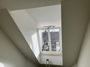 Hier sehen Sie die Fenster wie Sie im Dacherker eingelassen sind Hier sehen Sie die Fenster wie Sie im Dacherker eingelassen sind