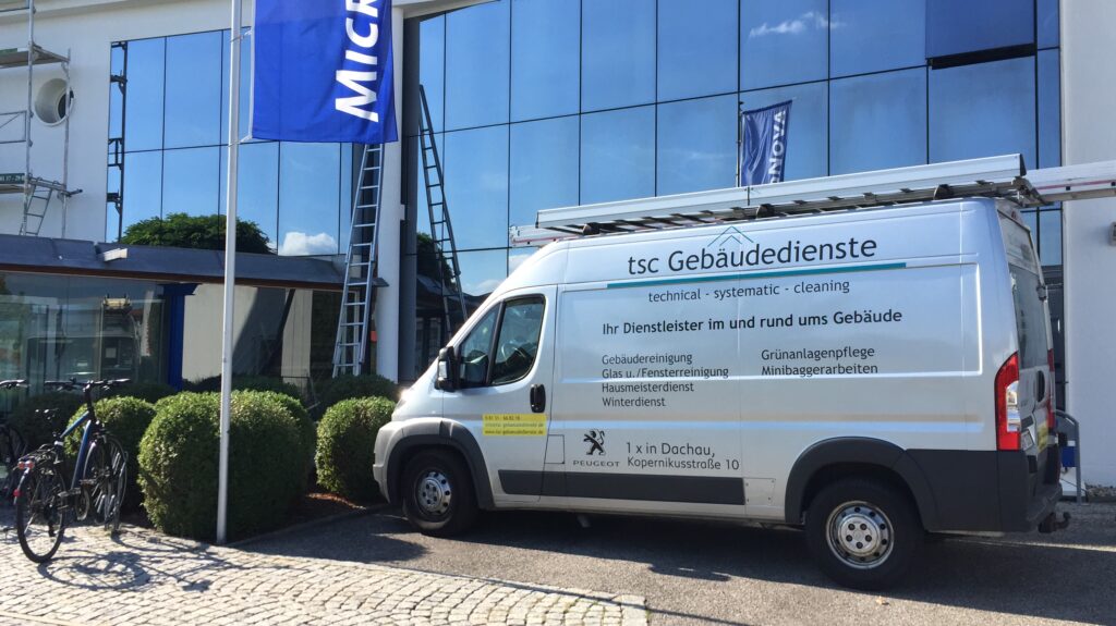 Gebäudreiniger bei der Arbeit in München