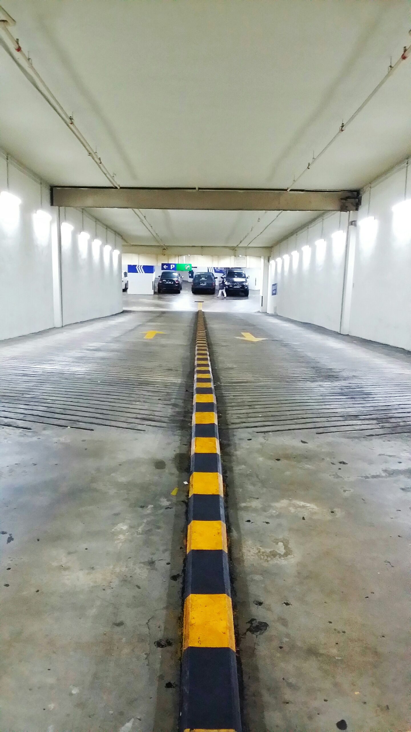 Reinigung einer Tiefgarage in Freising